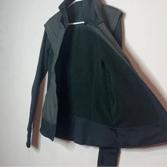 🆕 LULULEMON ATHLETICA Jacket Snug Sprinter Heathered Slate grey black zip up 6 - Picture 15 of 16
